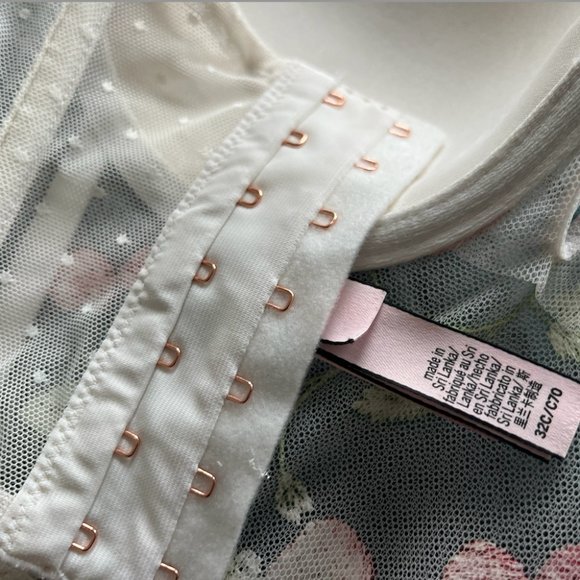 COPY - Victoria Secret Corset - Picture 3 of 4